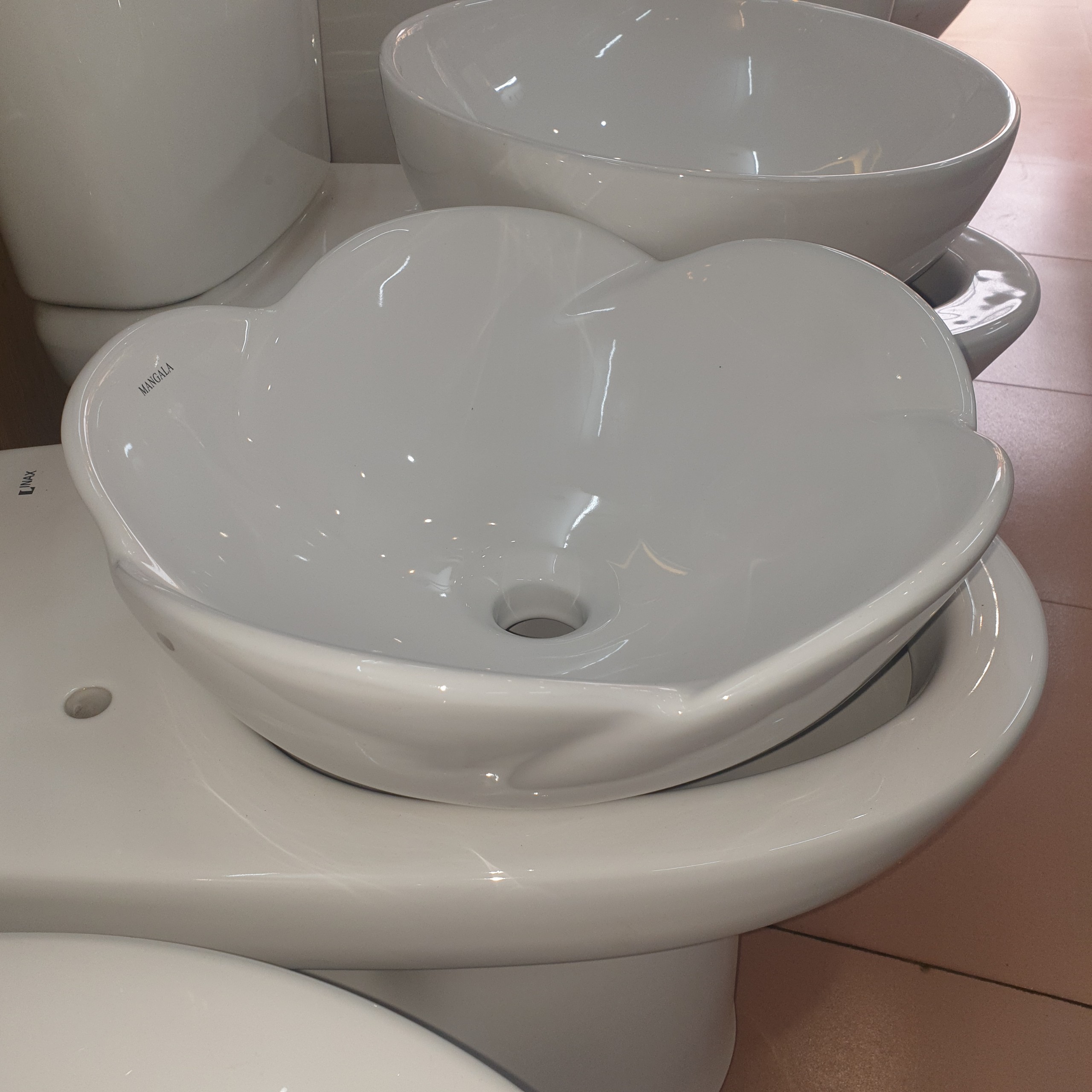 XẢ KHO LAVABO HOA GIÁ RẺ NHẤT HÀ NỘI , CHỈ 650K/CÁI