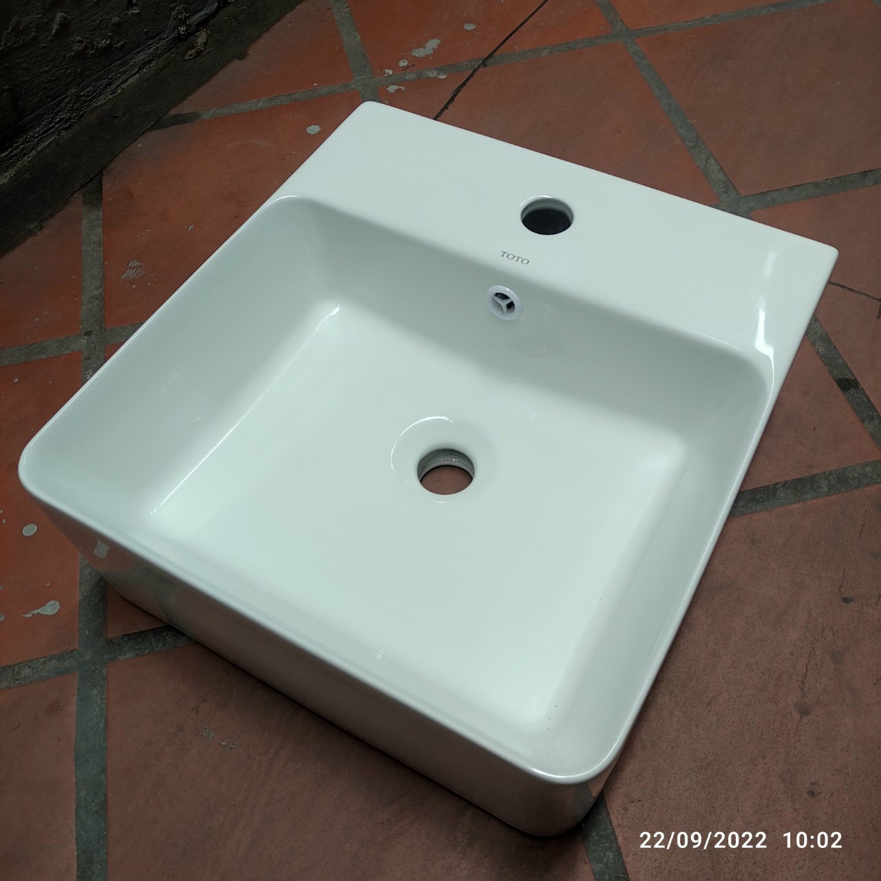 Chậu lavabo Trung Quốc vuông đặt bàn