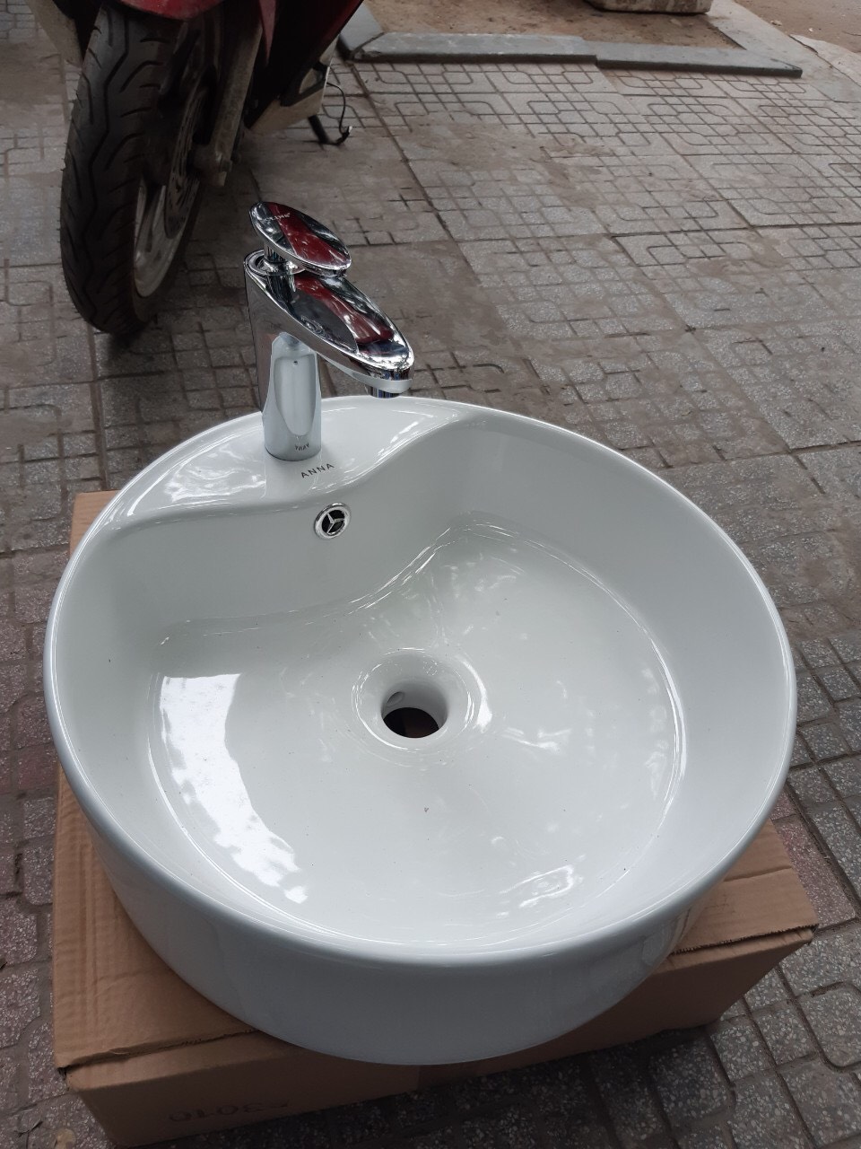 Chậu lavabo Trung Quốc tròn đặt bàn