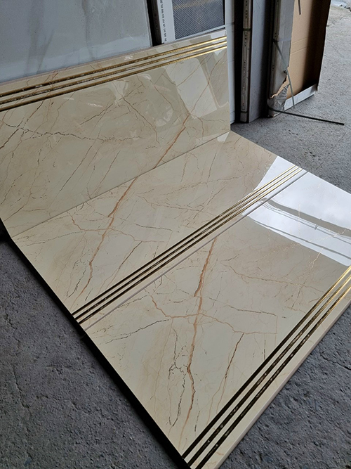 Gạch lát cầu thang 47×120 siêu đẹp vàng vân đá