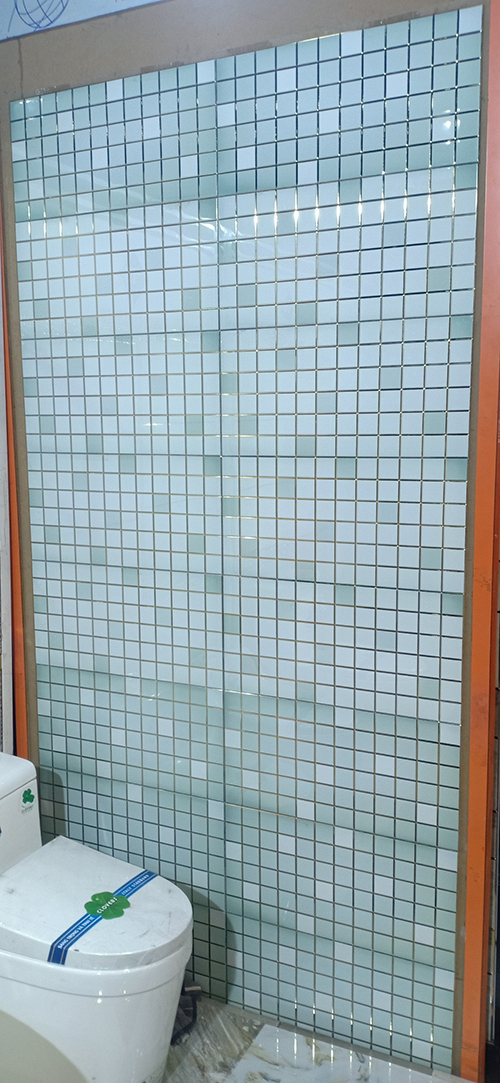 Gạch Trung Quốc 30×60 men kính kẻ ô nhỏ