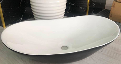 Lavabo đặt bàn hình Oval trắng viền đen