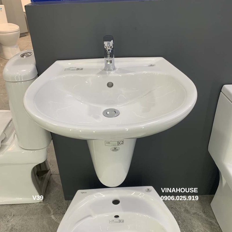Chậu rửa mặt Viglacera treo tường chân lửng V39