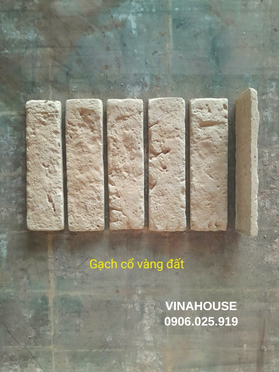Gạch cổ vàng đất
