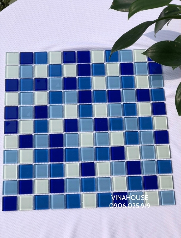 Gạch mosaic thủy tinh hạt vuông mix màu xanh dương