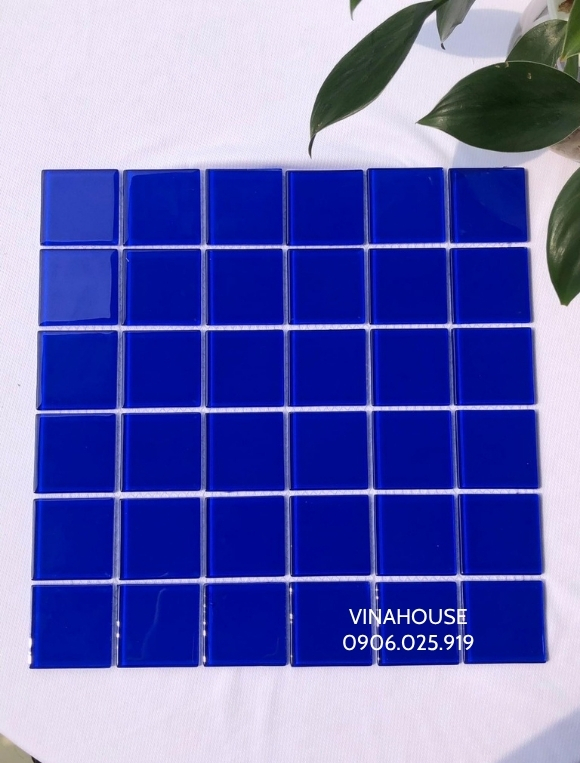 Gạch mosaic thủy tinh màu xanh đậm