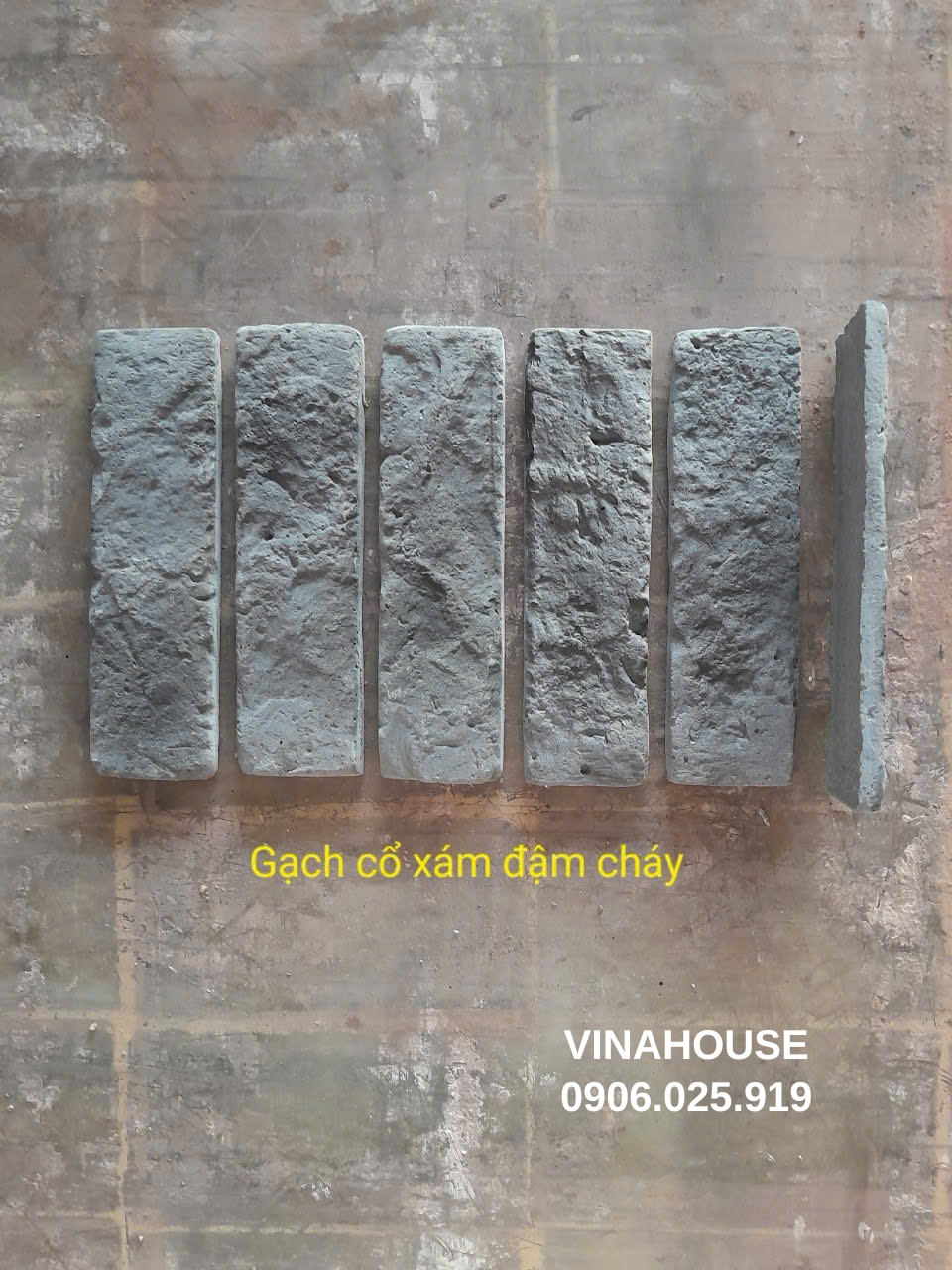 Gạch cổ xám đậm cháy