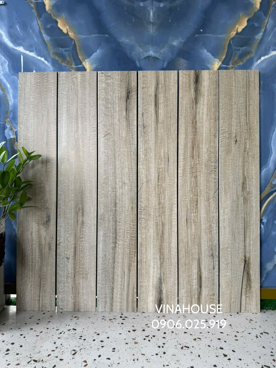 Gạch giả gỗ màu nâu nhạt