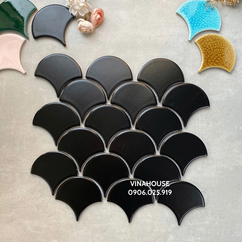 Gạch Mosaic vảy cá màu đen