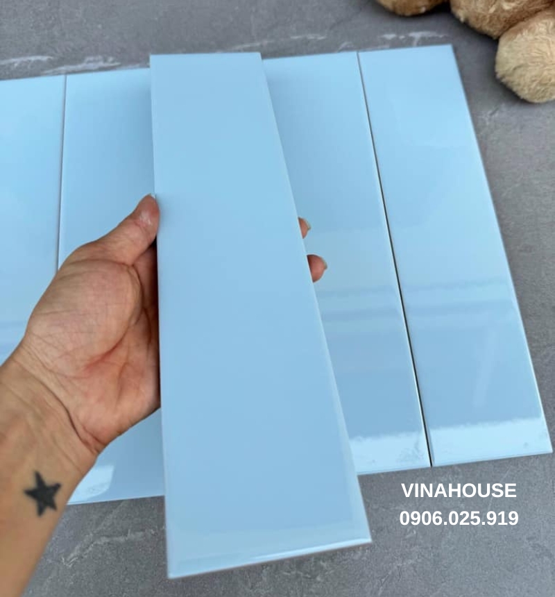 Gạch thẻ màu xanh dương 75×300