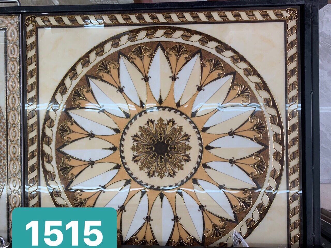 Viên chiếu nghỉ đơn 80×80 họa tiết bông hoa cúc