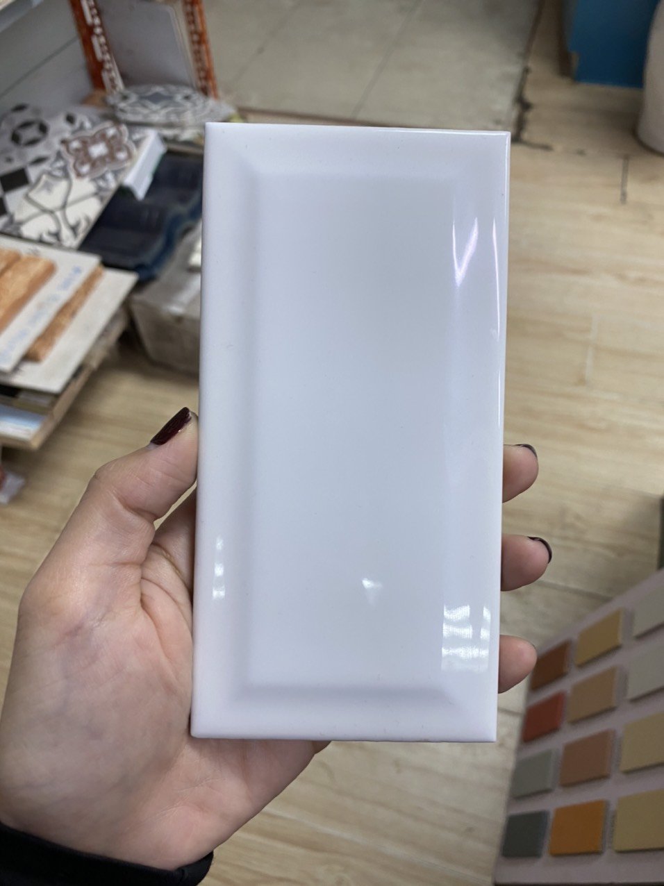 gạch trang trí hình chữ nhật ô nổi màu trắng-xanh-đỏ-vàng-ghi-cam